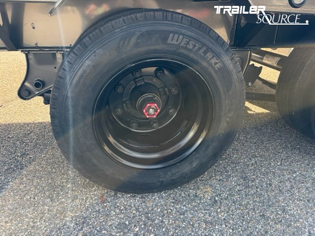 8.5x40 Maxx-D YDX 40' 25.9K Hydraulic Dovetail Gooseneck