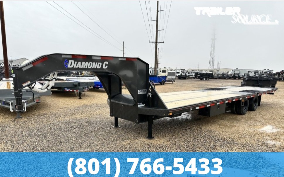 8.5x32 Diamond C FMAX HDT 32' 25.9K Hydraulic Dovetail Gooseneck