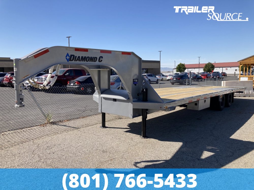 8.5x32 Diamond C FMAX 32' 25.9K Gooseneck