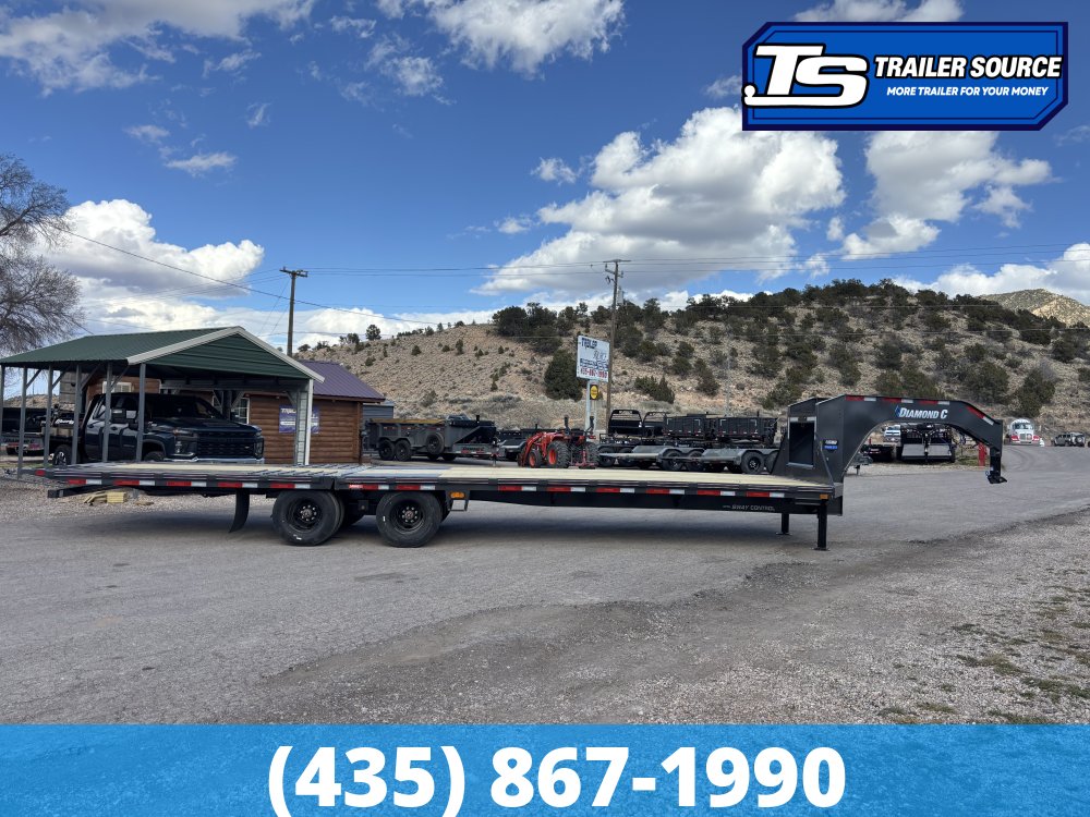 8.5x32 Diamond C FMAX-HDT 212 Gooseneck Hydraulic Dovetail Equipment Trailer - 25.9K GVWR - Hydraulic Jack(s)