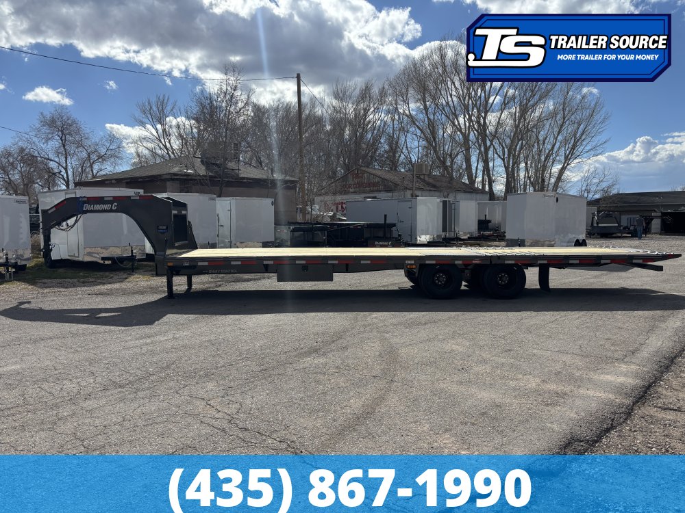 8.5x32 Diamond C FMAX-HDT 212 Gooseneck Hydraulic Dovetail Equipment Trailer - 25.9K GVWR - Hydraulic Jack(s)