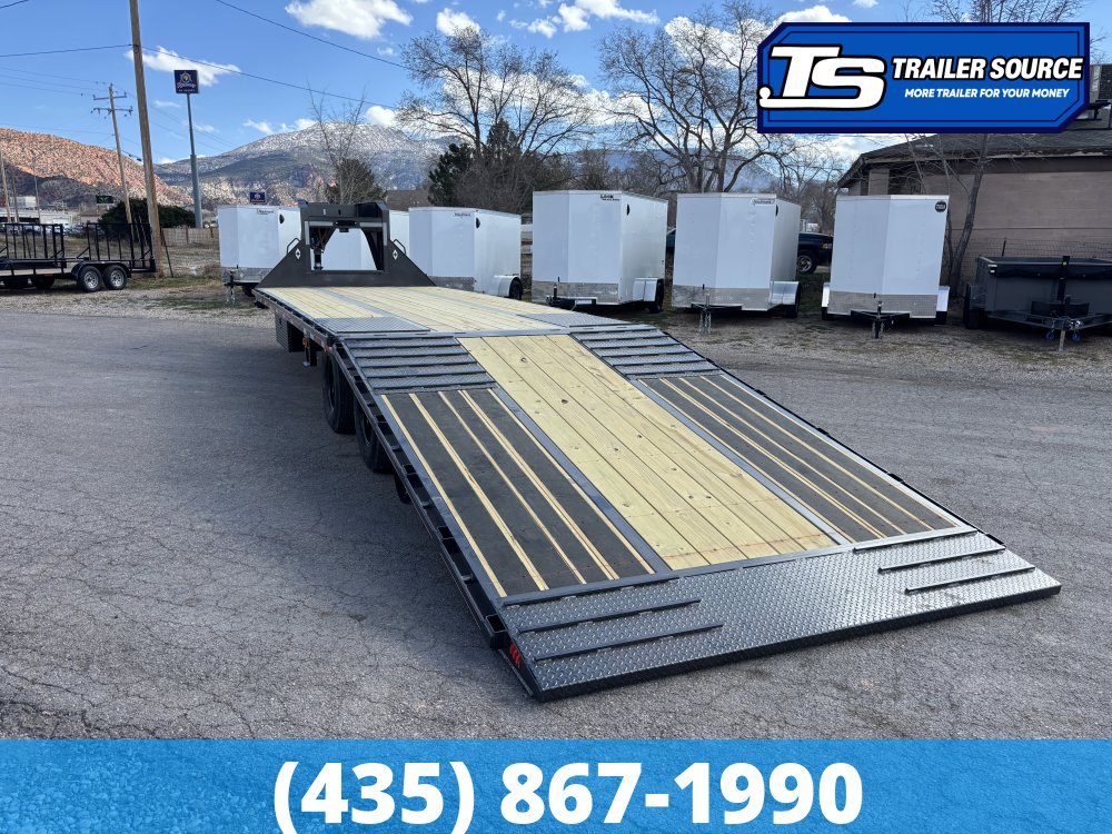 8.5x32 Diamond C FMAX-HDT 212 Gooseneck Hydraulic Dovetail Equipment Trailer - 25.9K GVWR - Hydraulic Jack(s)