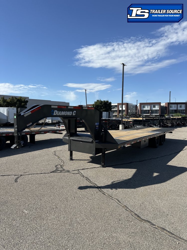 8.5x32 Diamond C FMAX-HDT 212 Gooseneck Hydraulic Dovetail Equipment