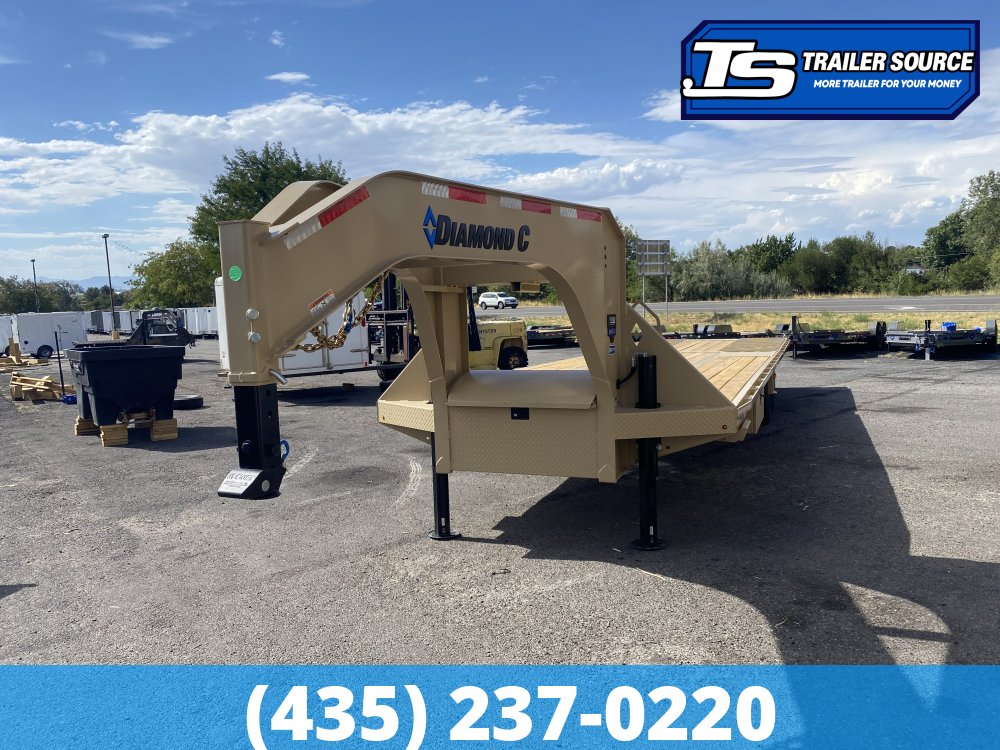 8.5x32 Diamond C FMAX-HDT 212 Gooseneck Hydraulic Dovetail Equipment