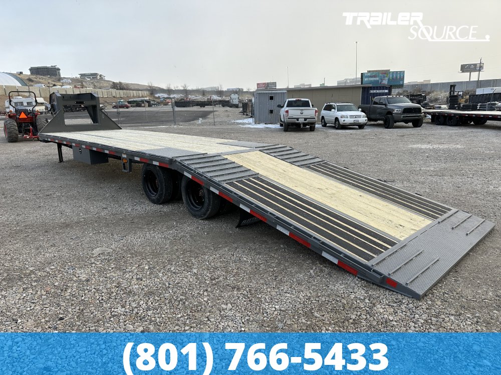 8.5x35 Diamond C FMAX HDT 35' 40K Hydraulic Dovetail Gooseneck