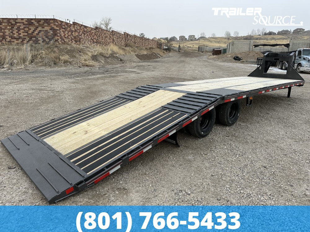 8.5x35 Diamond C FMAX HDT 35' 25K Hydraulic Dovetail Gooseneck