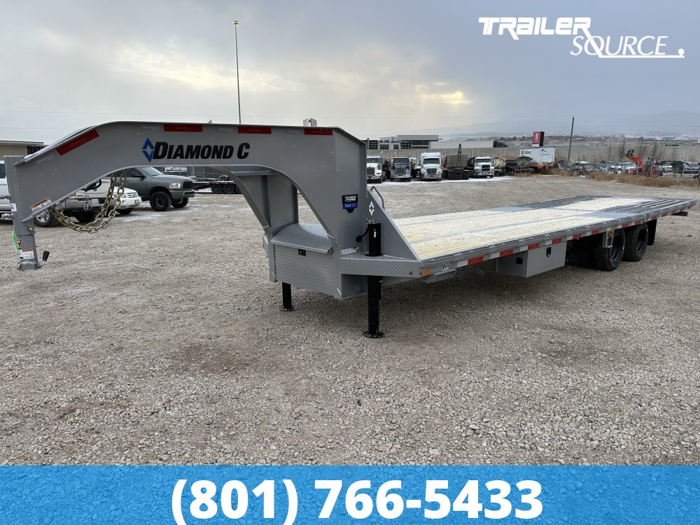 8.5x32 Diamond C FMAX HDT 32' 25.9K Hydraulic Dovetail Gooseneck