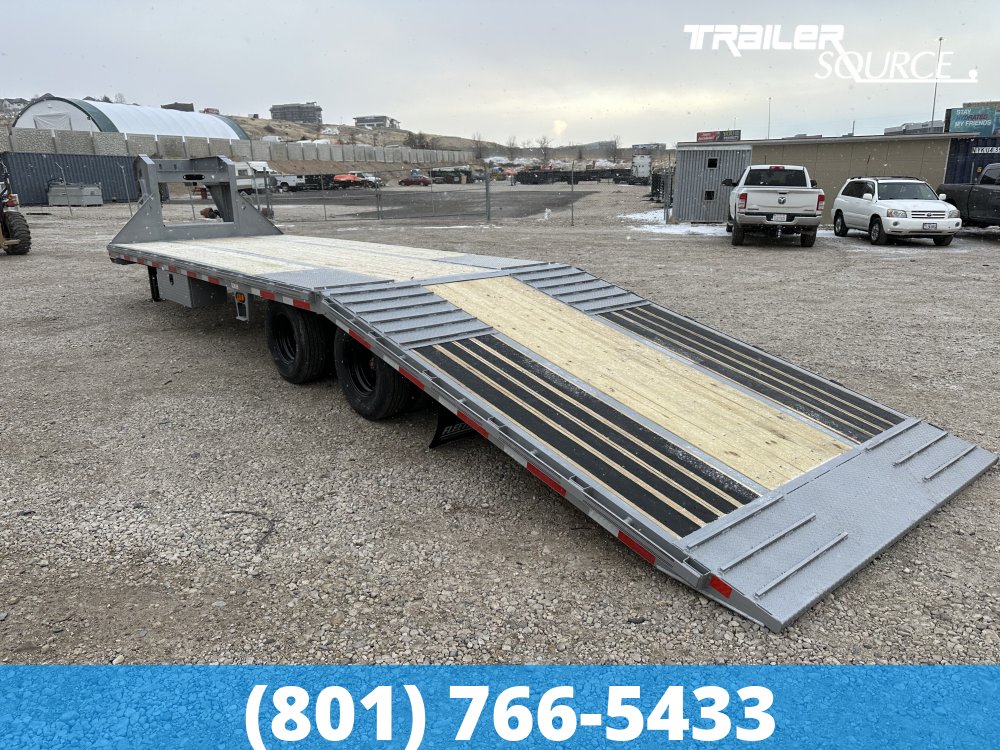 8.5x32 Diamond C FMAX HDT 32' 25.9K Hydraulic Dovetail Gooseneck