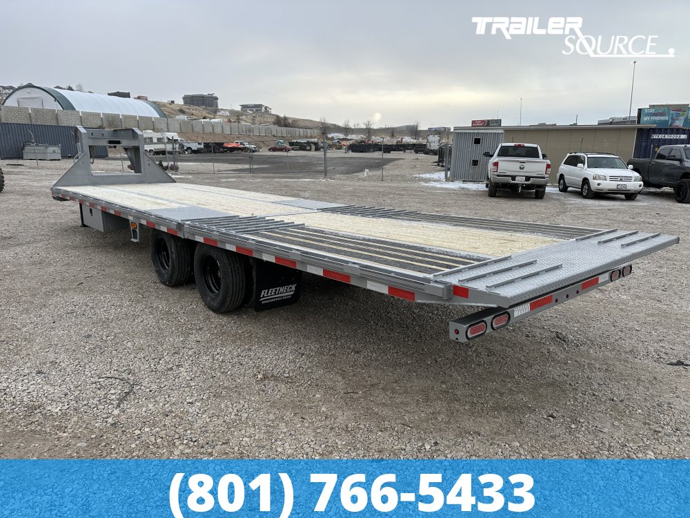 8.5x32 Diamond C FMAX HDT 32' 25.9K Hydraulic Dovetail Gooseneck