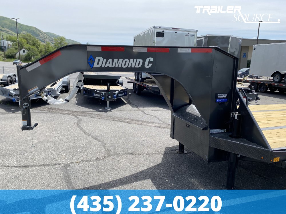 8.5x32 Diamond C FMAX-HDT 212 25.9K Hydraulic Dovetail Gooseneck