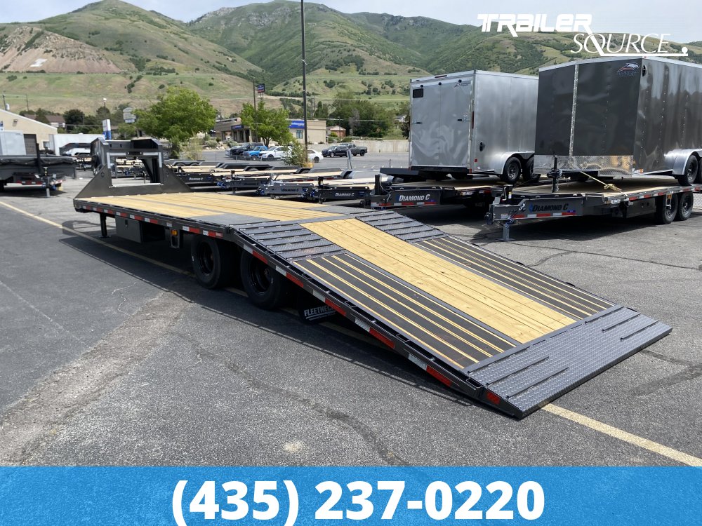8.5x32 Diamond C FMAX-HDT 212 25.9K Hydraulic Dovetail Gooseneck