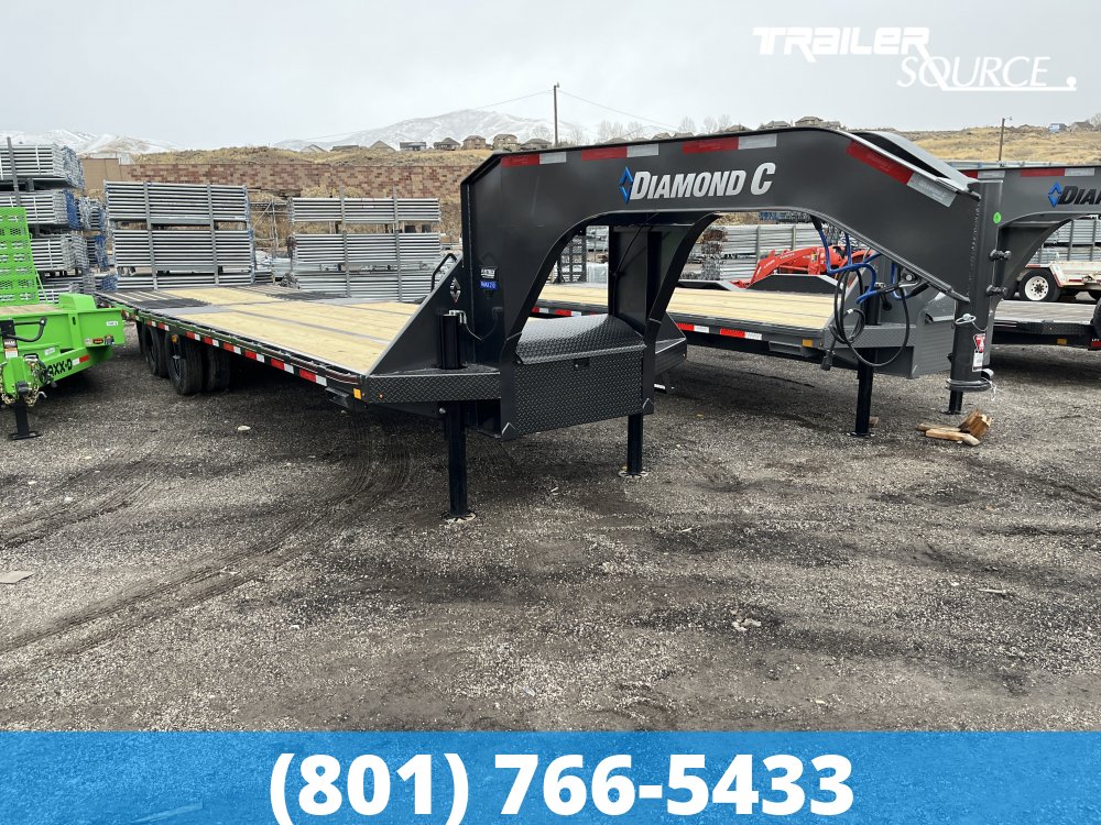 8.5x32 Diamond C FMAX HDT 32' 25K Hydraulic Dovetail Gooseneck