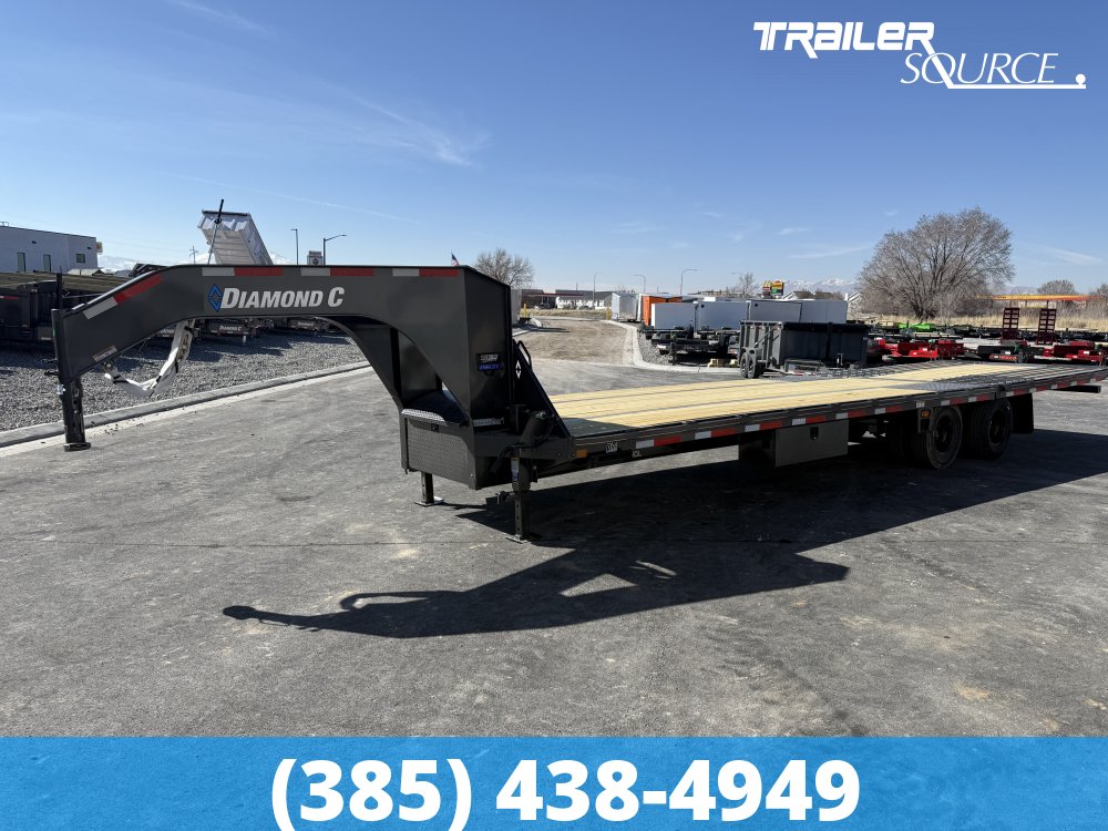 8.5x32 Diamond C FMAX HDT 32' 25.9K Hydraulic Dovetail Gooseneck