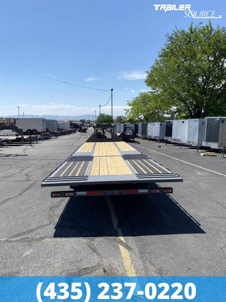 8.5x35 Diamond C FMAX HDT Gooseneck Hydraulic Dovetail 35' 25.9K Hydraulic Dovetail Gooseneck