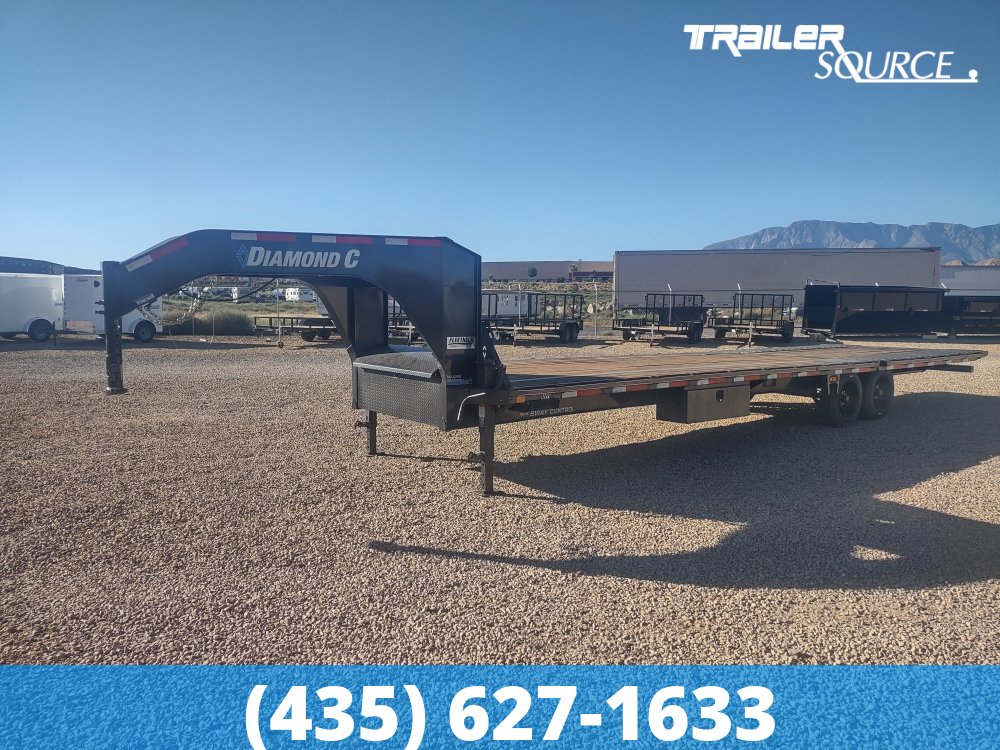 8.5x32 Diamond C Equipment FMAX Hydraulic Dovetail Trailer