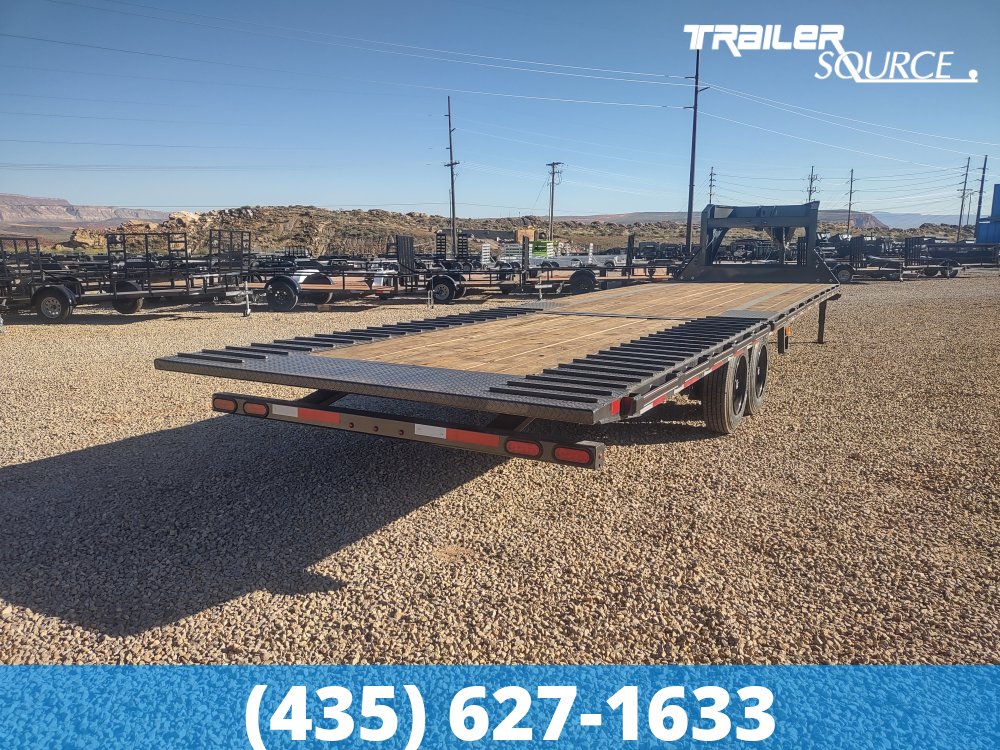 8.5x32 Diamond C Equipment FMAX Hydraulic Dovetail Trailer