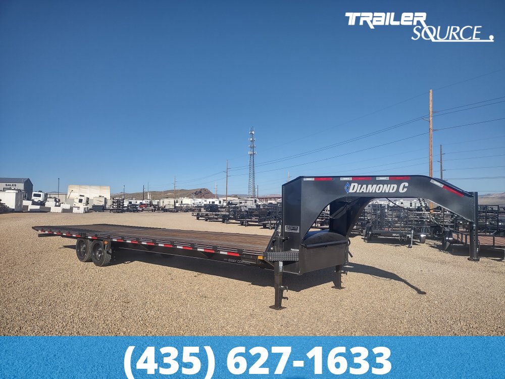 8.5x32 Diamond C Equipment FMAX Hydraulic Dovetail Trailer