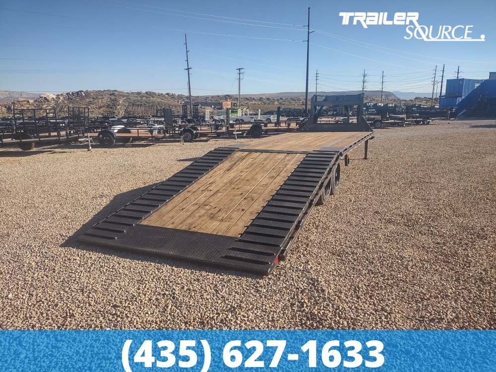 8.5x32 Diamond C Equipment FMAX Hydraulic Dovetail Trailer