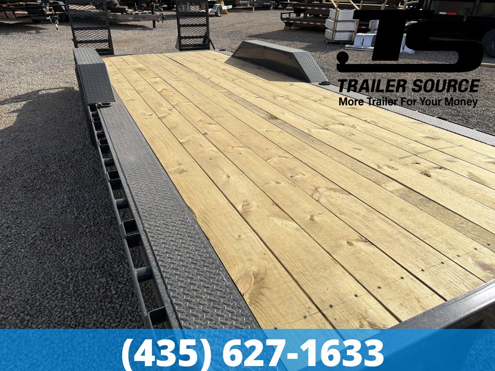 8.5x22 Lamar H6 Wide Body w/ Drive Over Fenders Equipment Trailer - 14K GVWR - D-Rings