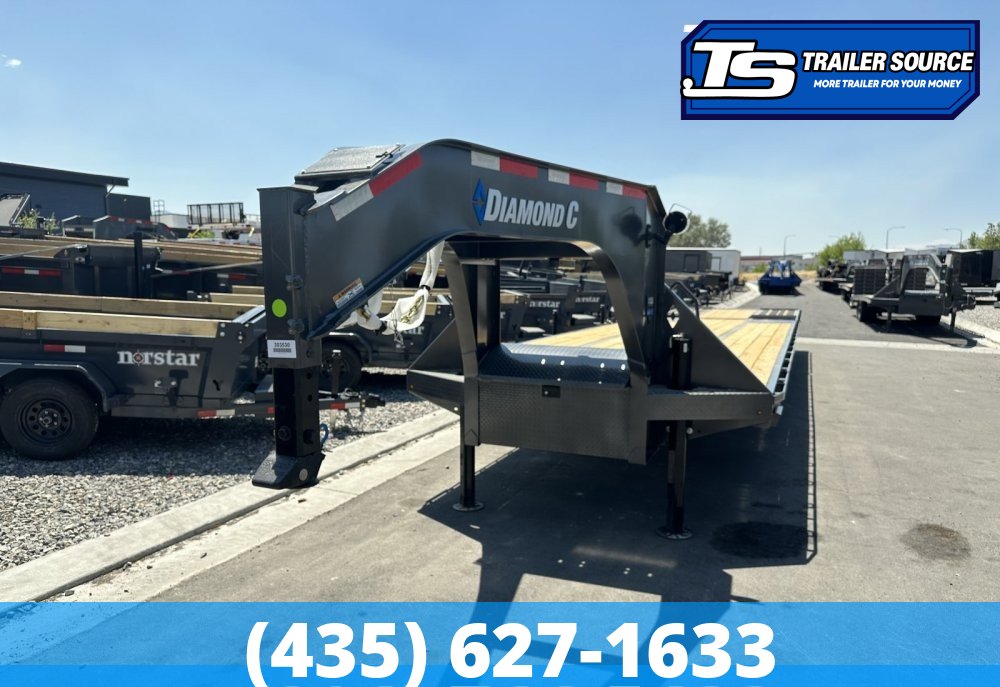8.5x40 Diamond C FMAX-HDT 212 Pacesetter Pkg Pacesetter Pkg Gooseneck Hydraulic Dovetail Equipment Trailer - 25.9K GVWR - Hydraulic Jack(s)