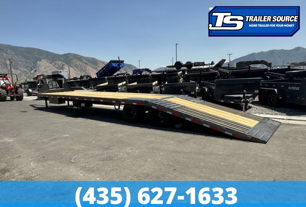8.5x40 Diamond C FMAX-HDT 212 Pacesetter Pkg Pacesetter Pkg Gooseneck Hydraulic Dovetail Equipment Trailer - 25.9K GVWR - Hydraulic Jack(s)