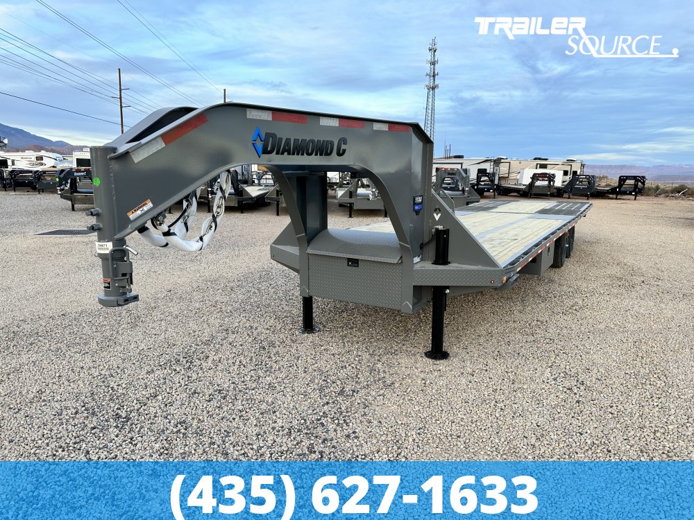 8.5x32 Diamond C FMAX HDT 32' 25.9K Hydraulic Dovetail Gooseneck