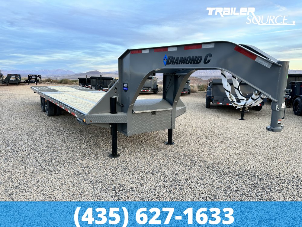 8.5x32 Diamond C FMAX HDT 32' 25.9K Hydraulic Dovetail Gooseneck