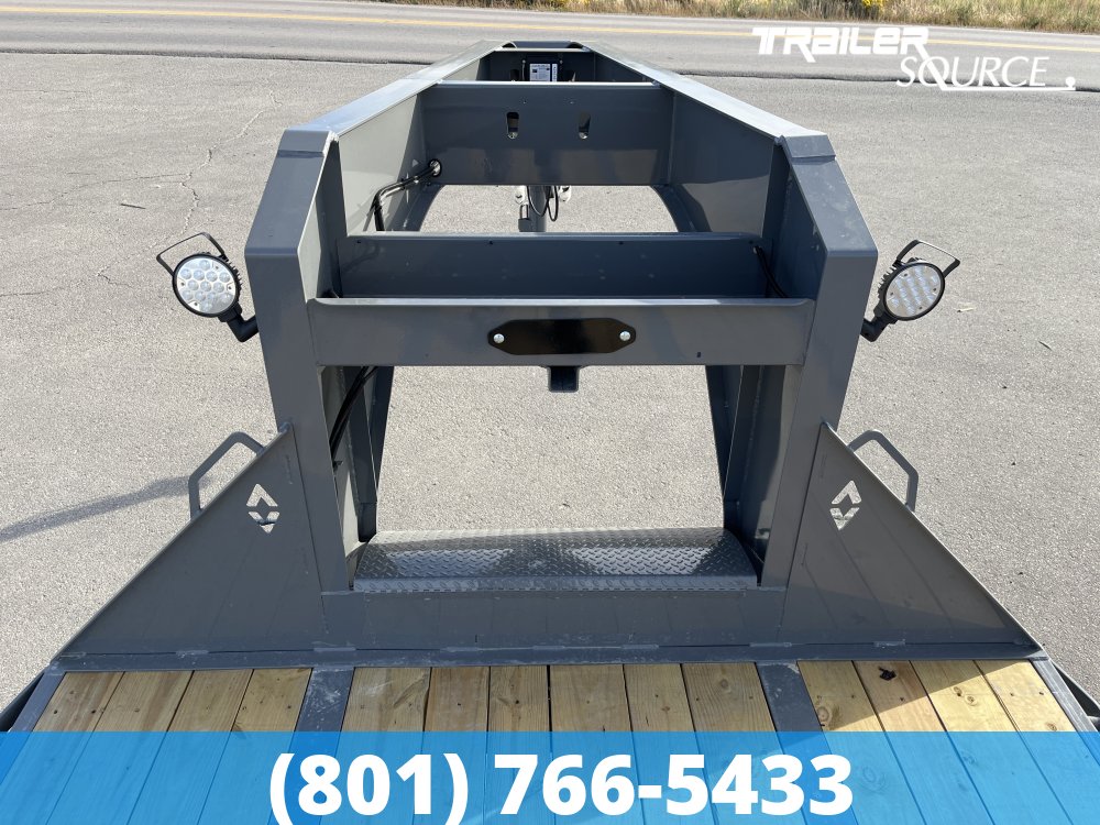 8.5x40 Diamond C FMAX HDT 40' 25.9K Hydraulic Dovetail Gooseneck