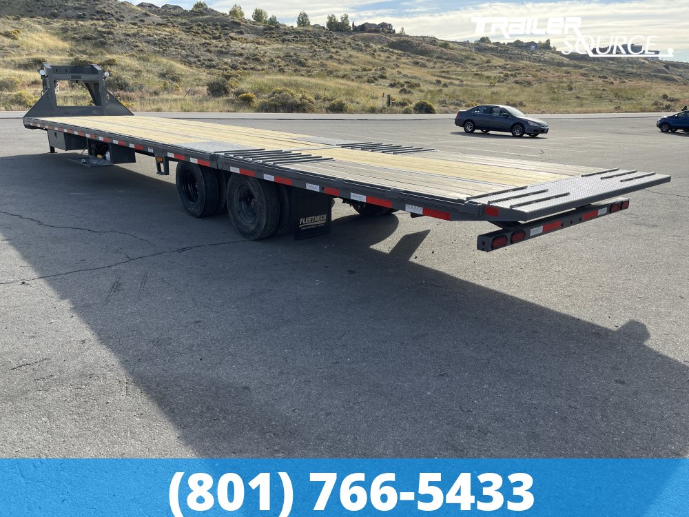 8.5x40 Diamond C FMAX HDT 40' 25.9K Hydraulic Dovetail Gooseneck