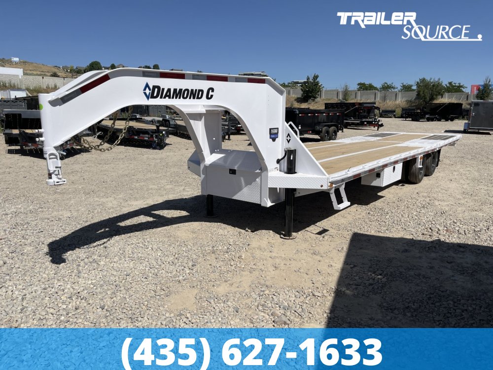 8.5x32 Diamond C FMAX-HDT 212 25.9K Hydraulic Dovetail Gooseneck