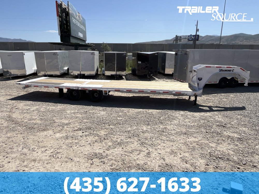 8.5x32 Diamond C FMAX-HDT 212 25.9K Hydraulic Dovetail Gooseneck