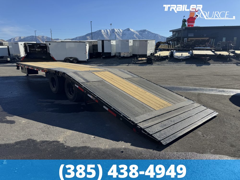 102x32 Maxx-D YDX 32' 22K Hydraulic Dovetail Gooseneck