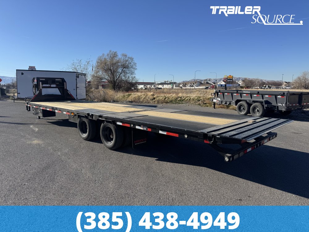102x32 Maxx-D YDX 32' 22K Hydraulic Dovetail Gooseneck