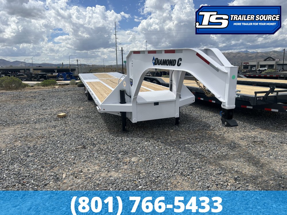 8.5'x32' Diamond C FMAX-HDT 212 Gooseneck Hydraulic Dovetail Equipment