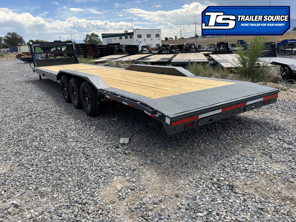 8.5x36 Lamar H8 Gooseneck Wide Body w/ Drive Over Fenders Equipment