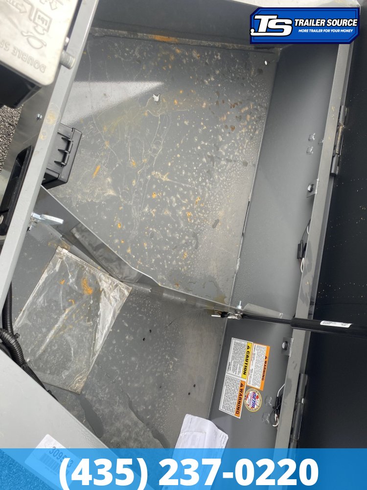 8.5x24 Diamond C HXD 208 Wide Body w/ Drive Over Fenders Tilt