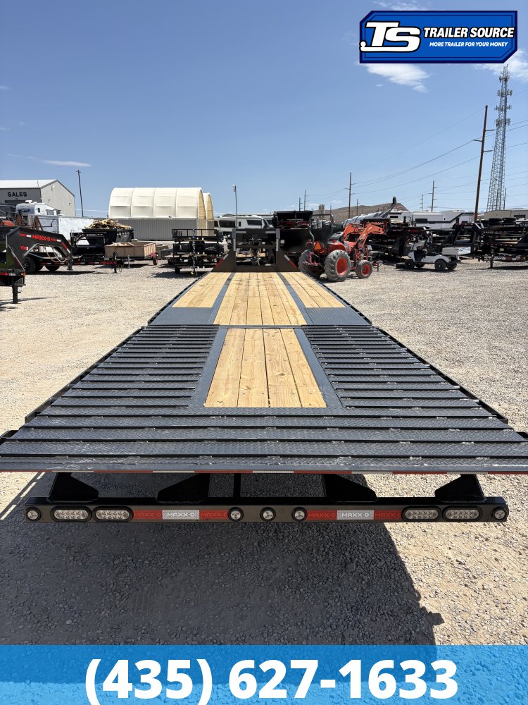 8.5x40 Maxx-D YDX Gooseneck Hydraulic Dovetail Equipment Trailer - 25.9K GVWR - 16K Axles, Hydraulic Jack(s)