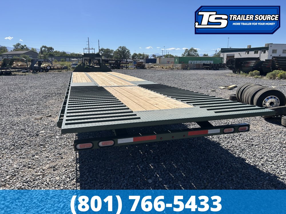 8.5x40 Diamond C FMAX-HDT 212 Gooseneck Hydraulic Dovetail Equipment Trailer - 25.9K GVWR - ABS Brakes, Hydraulic Jack(s)