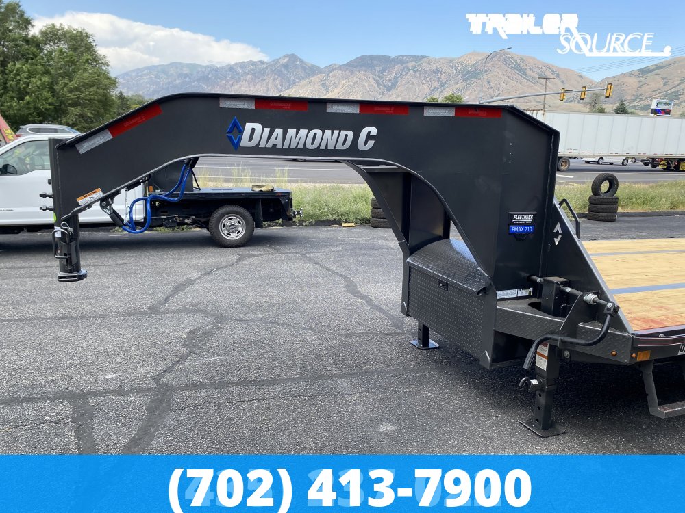 8.5x32 Diamond C FMAX-HDT 210 25K Hydraulic Dovetail Gooseneck