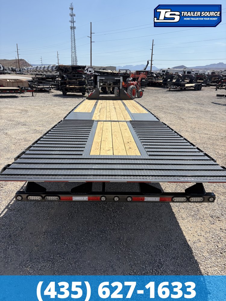 8.5x32 Maxx-D YDX Gooseneck Hydraulic Dovetail Equipment Trailer - 25K GVWR -