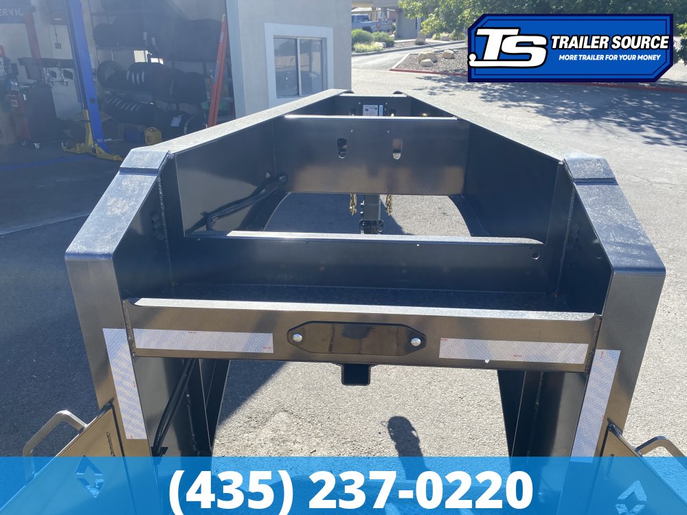 8.5x35 Diamond C FMAX-HDT 216 Gooseneck Hydraulic Dovetail Equipment Trailer - 40K GVWR - Hydraulic Disc Brakes, Hydraulic Jack(s)