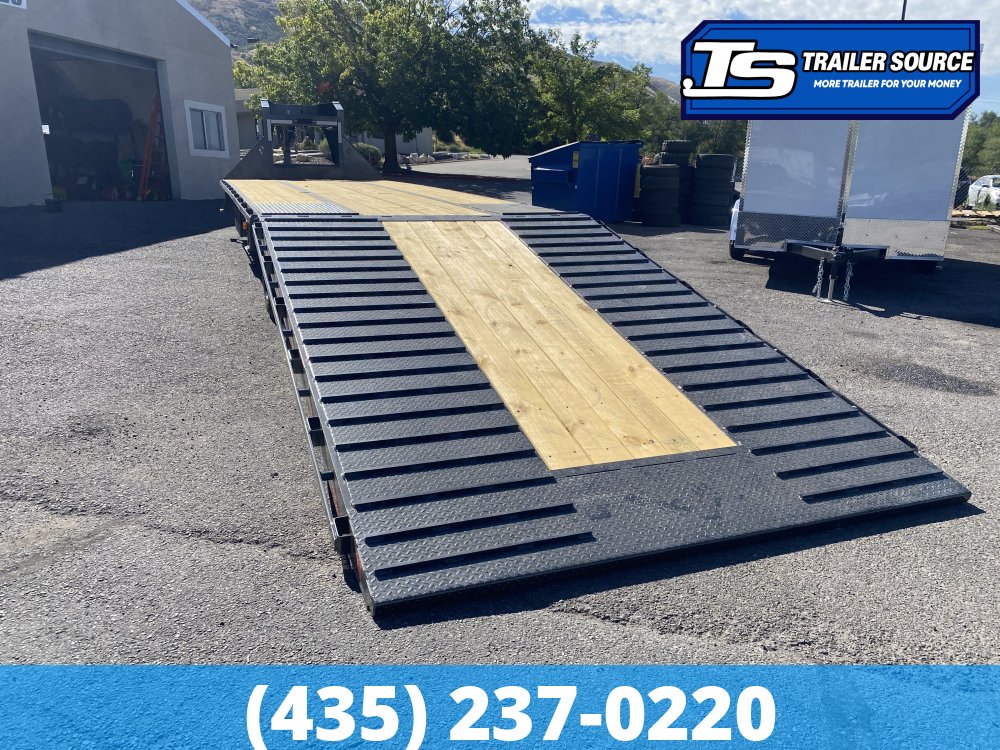 8.5x35 Diamond C FMAX-HDT 216 Gooseneck Hydraulic Dovetail Equipment Trailer - 40K GVWR - Hydraulic Disc Brakes, Hydraulic Jack(s)