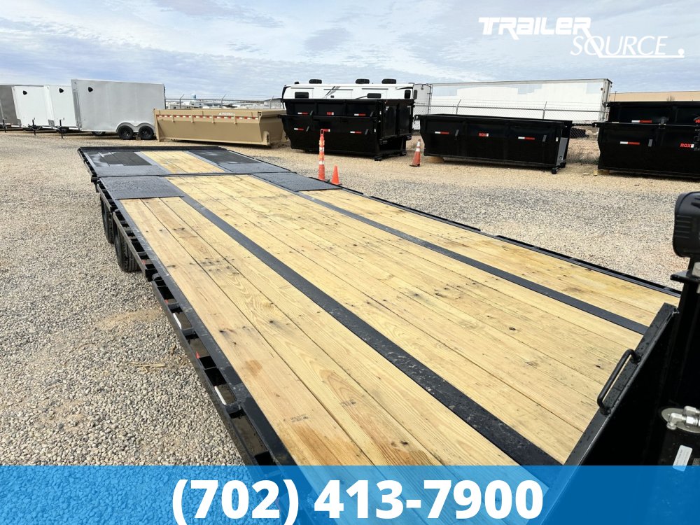8.5x32 Maxx-D YDX 32' 30K Hydraulic Dovetail Gooseneck