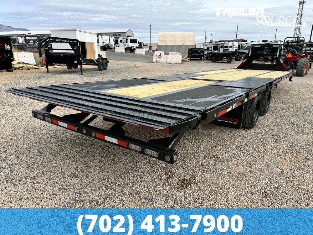 8.5x32 Maxx-D YDX 32' 30K Hydraulic Dovetail Gooseneck