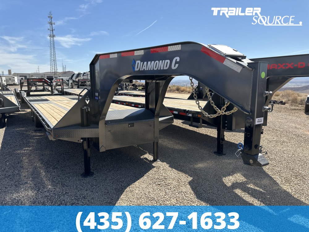 8.5x32 Diamond C FMAX-HDT 212 25.9K Hydraulic Dovetail Gooseneck