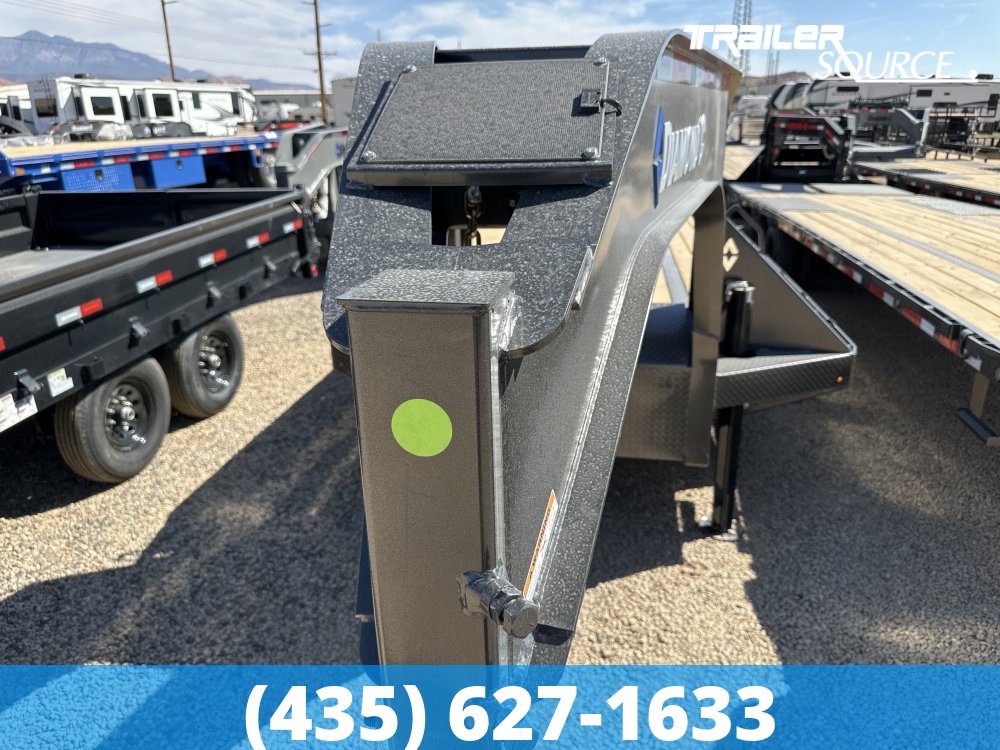8.5x32 Diamond C FMAX-HDT 212 25.9K Hydraulic Dovetail Gooseneck