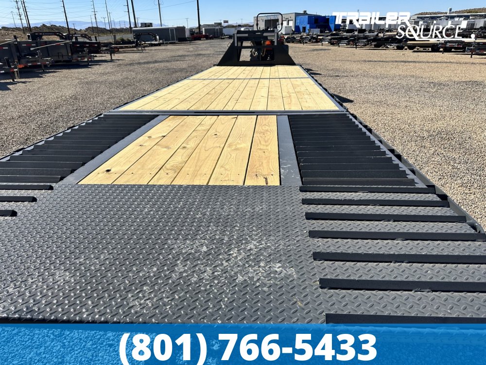 8.5x32 Lamar FD Hydraulic Dovetail 32' 25.9K Gooseneck