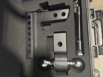 Aluminum 6" 2.0 Adjustable Hitch (Black)