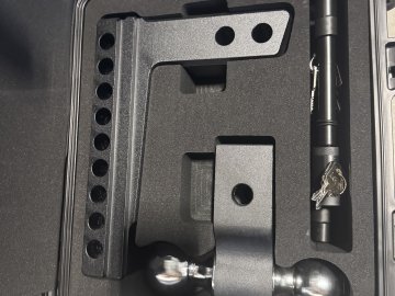 Aluminum 8" 2.0 Adjustable Hitch (Black)