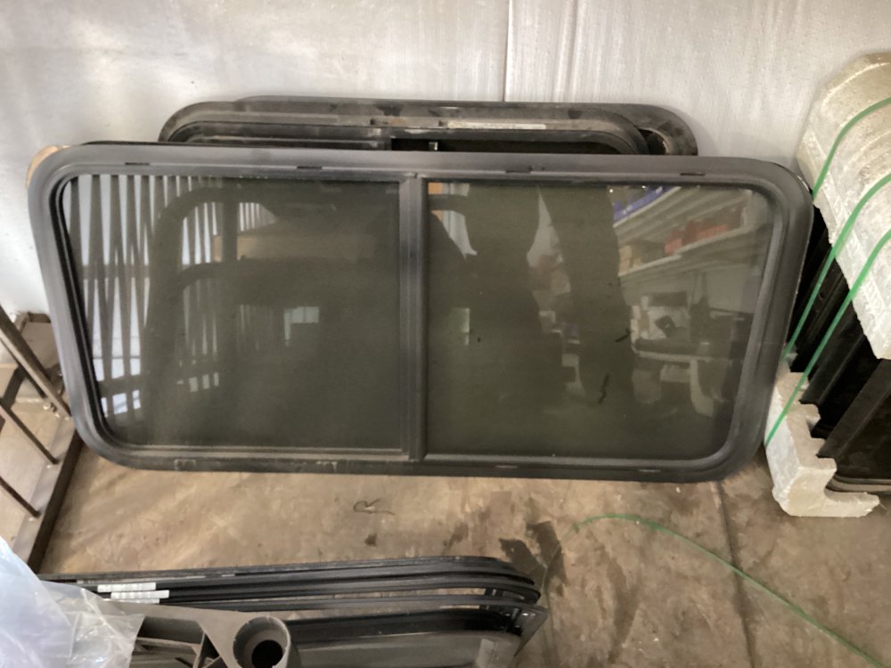 WINDOW 46X22